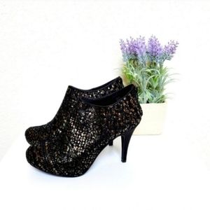 🌹MAURICES Women's Size 9 Black & Gold Textured Zip Up Lacey High Heel Booties